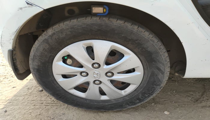 2011 Hyundai i10 SPORTZ 1.2, Petrol, Manual, 66,998 km, tyre