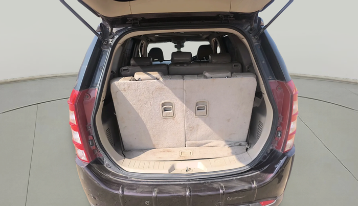 2015 Mahindra XUV500 W10, Diesel, Manual, 1,34,107 km, exterior