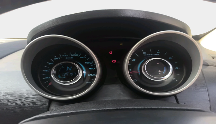 2015 Mahindra XUV500 W10, Diesel, Manual, 1,34,107 km, interior