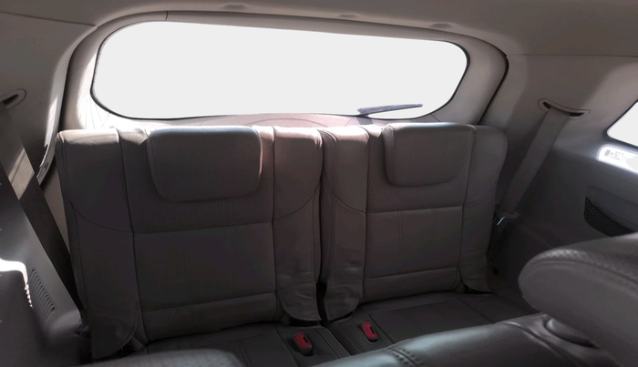 2015 Mahindra XUV500 W10, Diesel, Manual, 1,34,107 km, interior