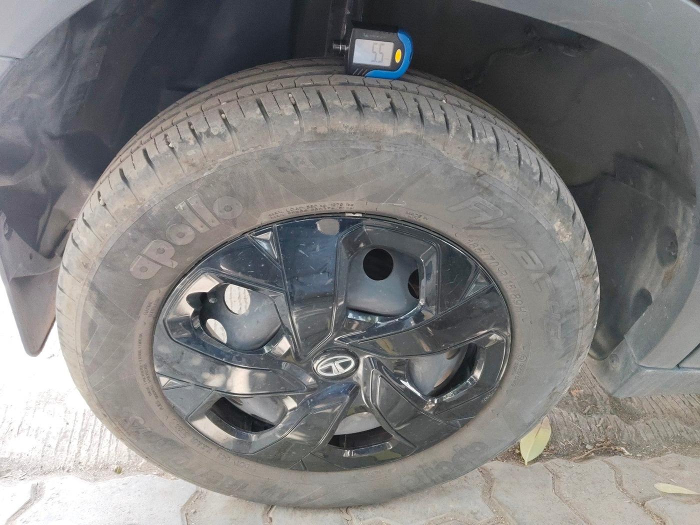 2023 Tata PUNCH PURE MT, Petrol, Manual, 15,882 km, tyre