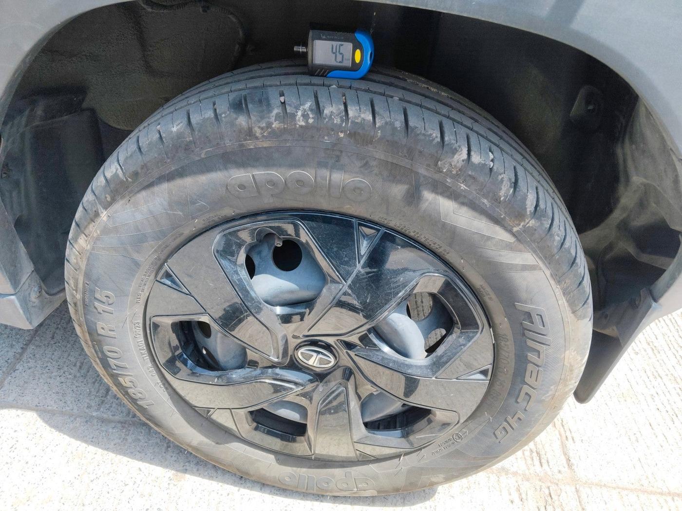 2023 Tata PUNCH PURE MT, Petrol, Manual, 15,882 km, tyre