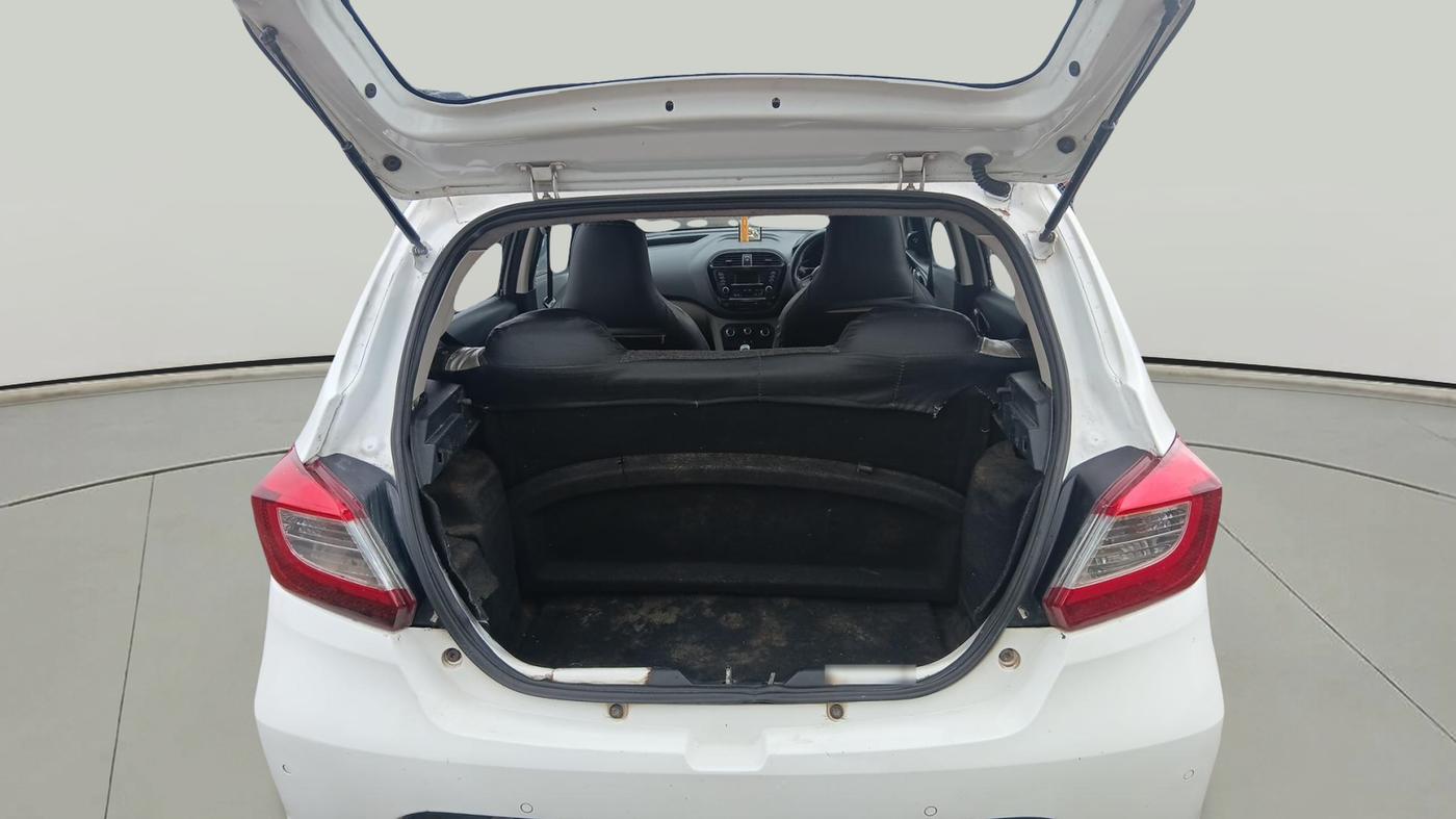 2018 Tata Tiago XT DIESEL, Diesel, Manual, 66,000 km, exterior