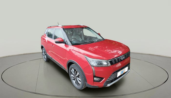 2019 Mahindra XUV300 W8 (O) 1.5 DIESEL, Diesel, Manual, 1,34,452 km, exterior