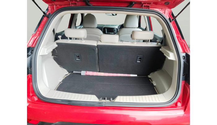 2019 Mahindra XUV300 W8 (O) 1.5 DIESEL, Diesel, Manual, 1,34,452 km, exterior