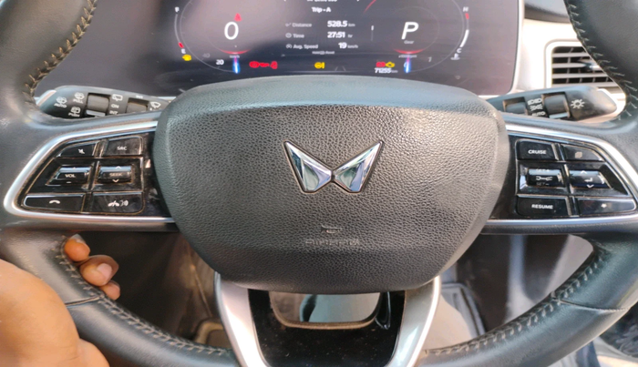 2022 Mahindra XUV700 AX 7 LUXURY P AT 7 STR, Petrol, Automatic, 71,255 km, interior