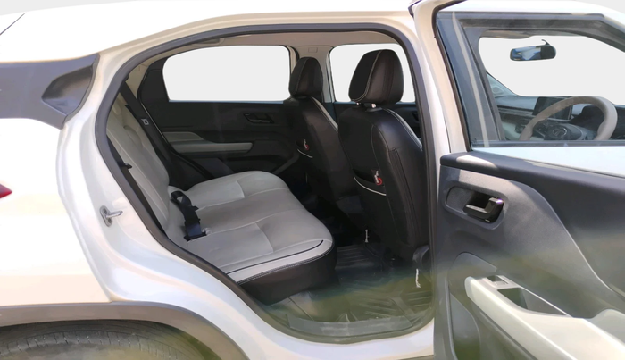 2024 Tata PUNCH ADVENTURE RHYTHM CNG, Petrol, Manual, 26,007 km, interior