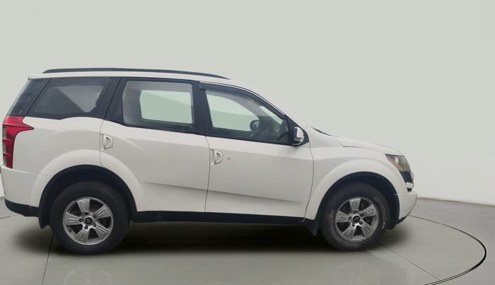 2015 Mahindra XUV500 W8, Diesel, Manual, 1,26,518 km, exterior