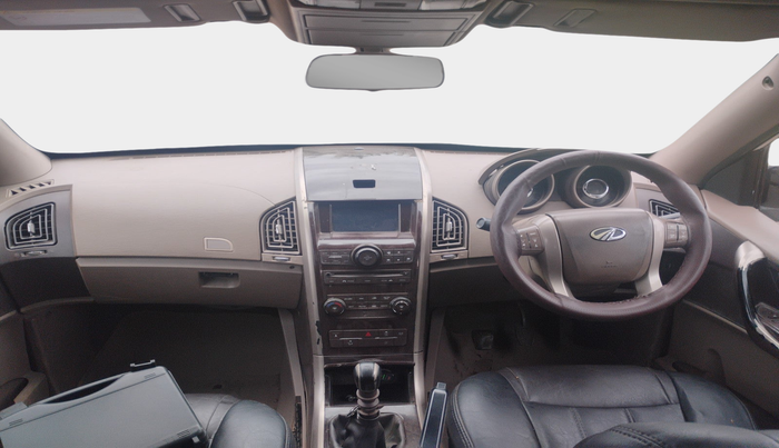 2015 Mahindra XUV500 W8, Diesel, Manual, 1,26,518 km, interior