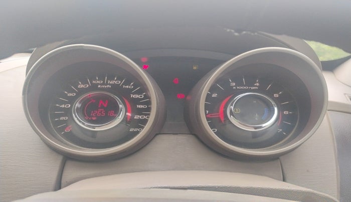 2015 Mahindra XUV500 W8, Diesel, Manual, 1,26,518 km, interior