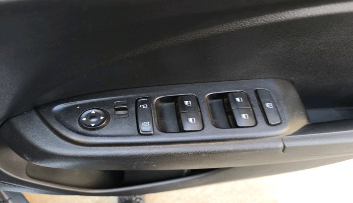 2021 Hyundai VENUE S 1.2, Petrol, Manual, 41,359 km, interior