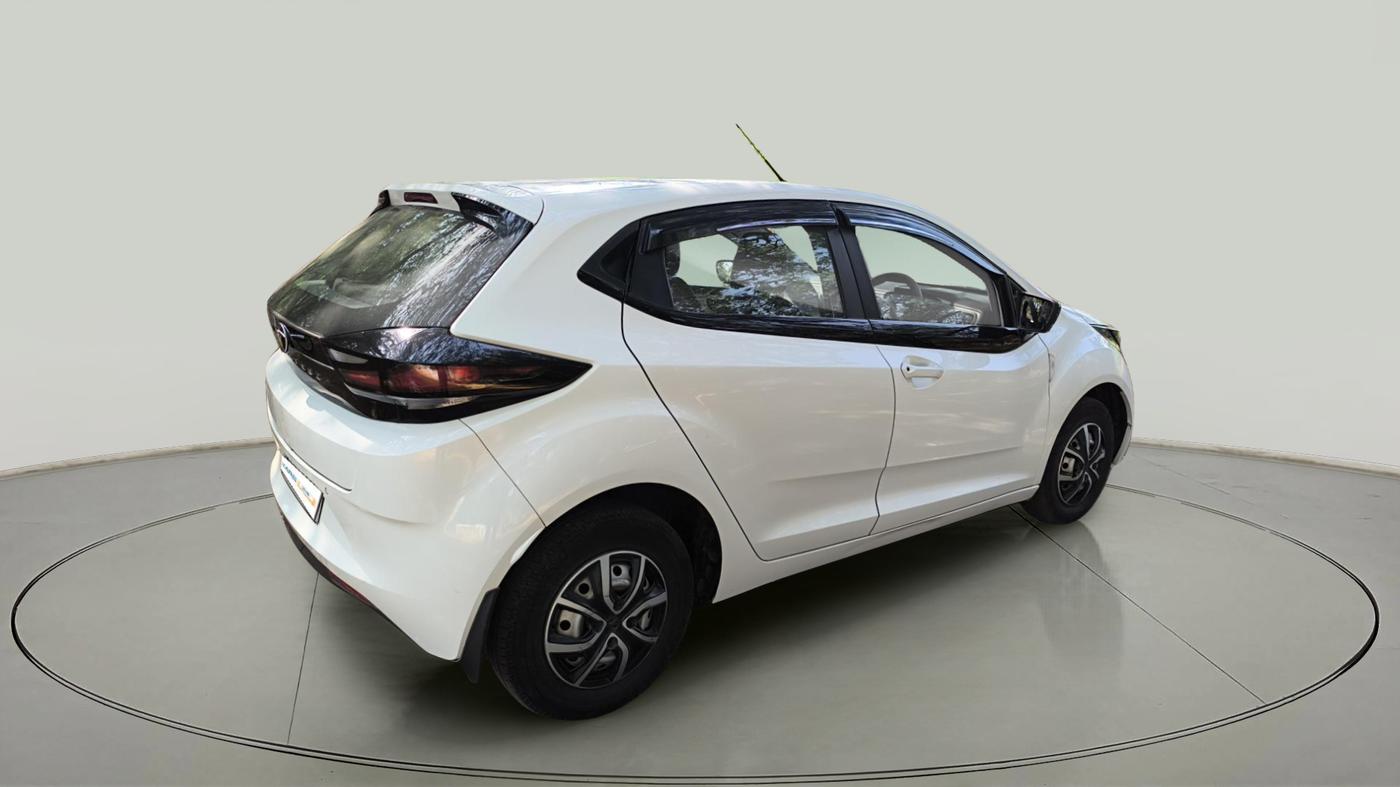 2022 Tata ALTROZ XE PLUS PETROL, Petrol, Manual, 31,052 km, exterior