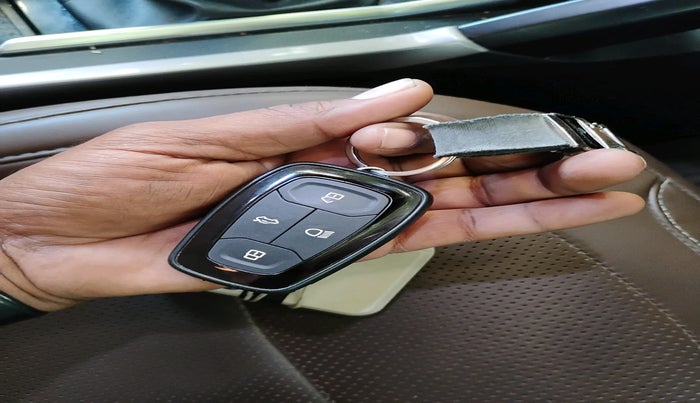 2020 Tata Harrier XT PLUS 2.0L KRYOTEC, Diesel, Manual, 1,19,921 km, interior