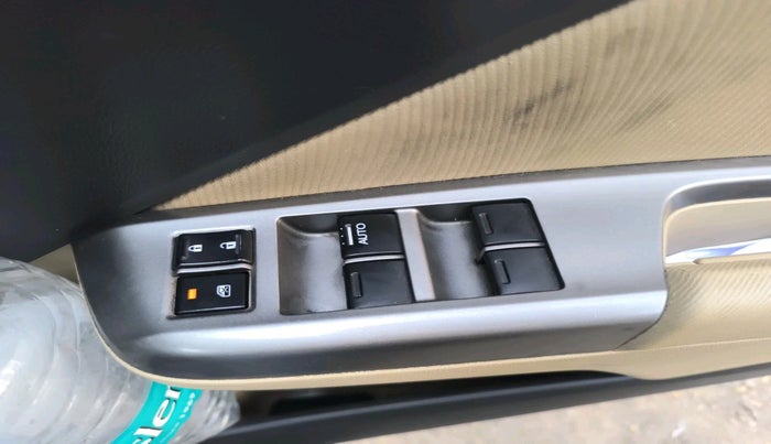 2016 Honda City 1.5L I-VTEC V MT, Petrol, Manual, 1,05,015 km, interior