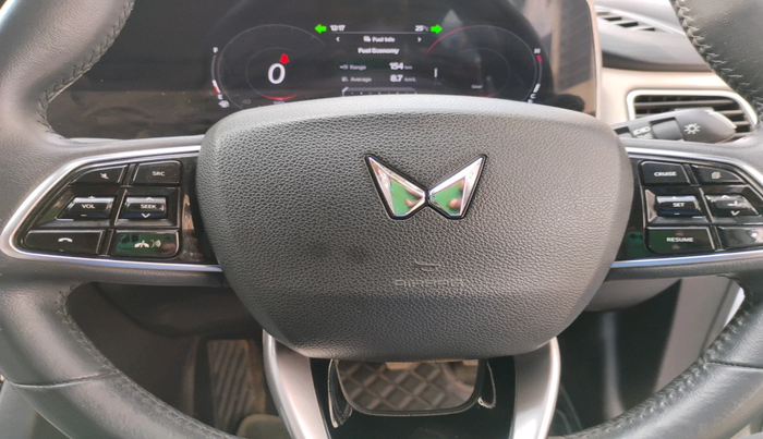 2021 Mahindra XUV700 AX 7 P MT 7 STR, Petrol, Manual, 38,555 km, interior