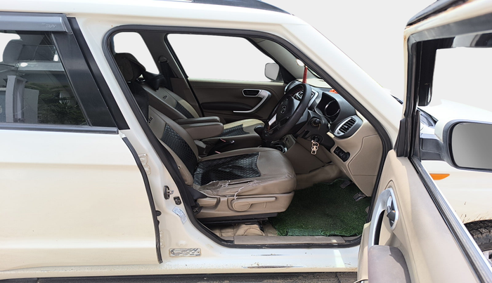 2015 Mahindra TUV300 T8, Diesel, Manual, 1,76,935 km, interior