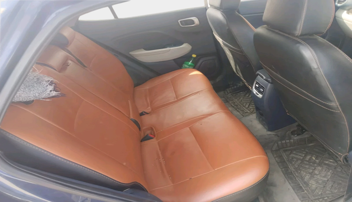 2019 Hyundai VENUE SX 1.5 (O) CRDI DUAL TONE, Diesel, Manual, 1,11,854 km, interior