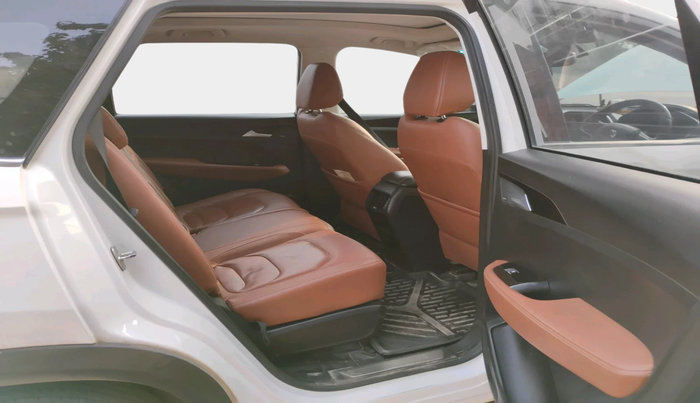 2021 MG HECTOR PLUS SELECT 2.0 DIESEL TURBO MT 7-STR, Diesel, Manual, 71,952 km, interior