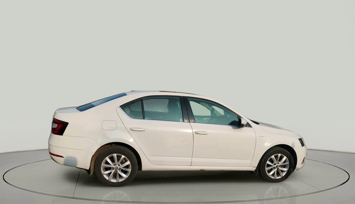 2017 Skoda Octavia 2.0 TDI L&K AT, Diesel, Automatic, 1,19,476 km, exterior