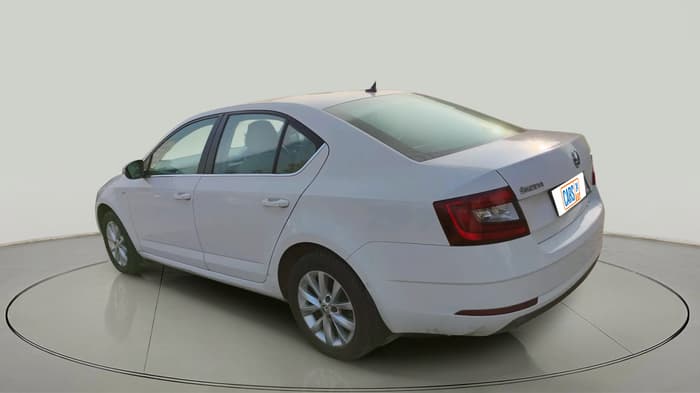 2017 Skoda Octavia 2.0 TDI L&K AT, Diesel, Automatic, 1,19,476 km, exterior