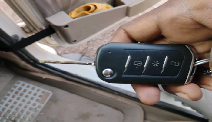 2021 Mahindra Bolero B6 (O), Diesel, Manual, 84,388 km, interior