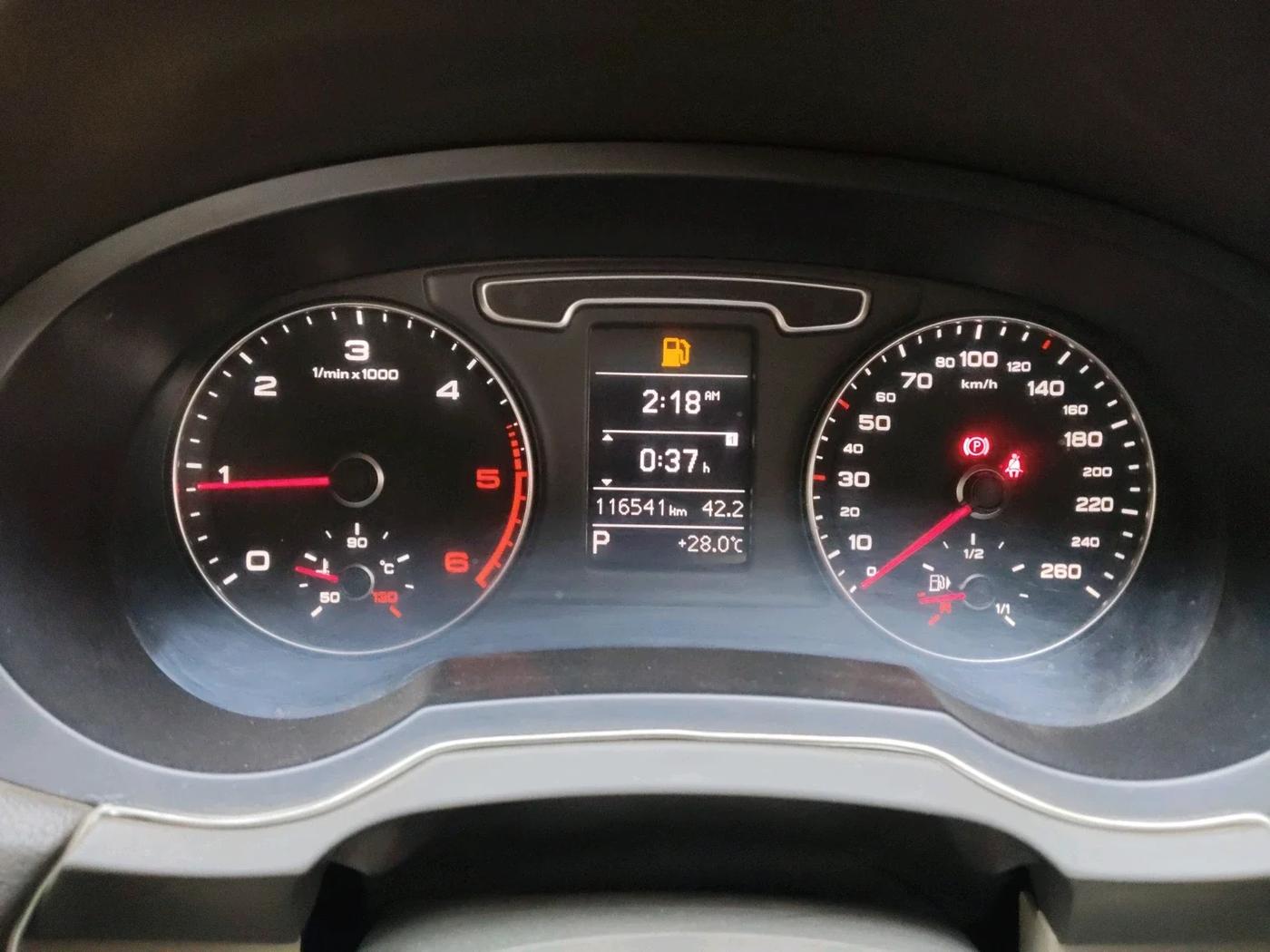 2014 Audi Q3 2.0 TDI QUATTRO, Diesel, Automatic, 1,16,541 km, interior