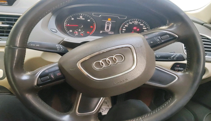 2014 Audi Q3 2.0 TDI QUATTRO, Diesel, Automatic, 1,16,541 km, interior