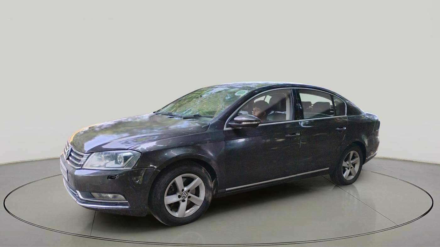 2011 Volkswagen Passat COMFORTLINE DSG, Diesel, Automatic, 1,29,500 km, exterior