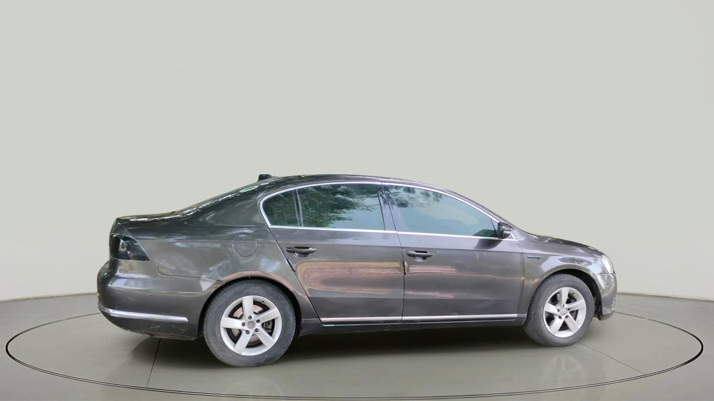 2011 Volkswagen Passat COMFORTLINE DSG, Diesel, Automatic, 1,29,500 km, exterior