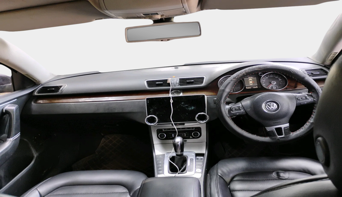 2011 Volkswagen Passat COMFORTLINE DSG, Diesel, Automatic, 1,29,053 km, interior