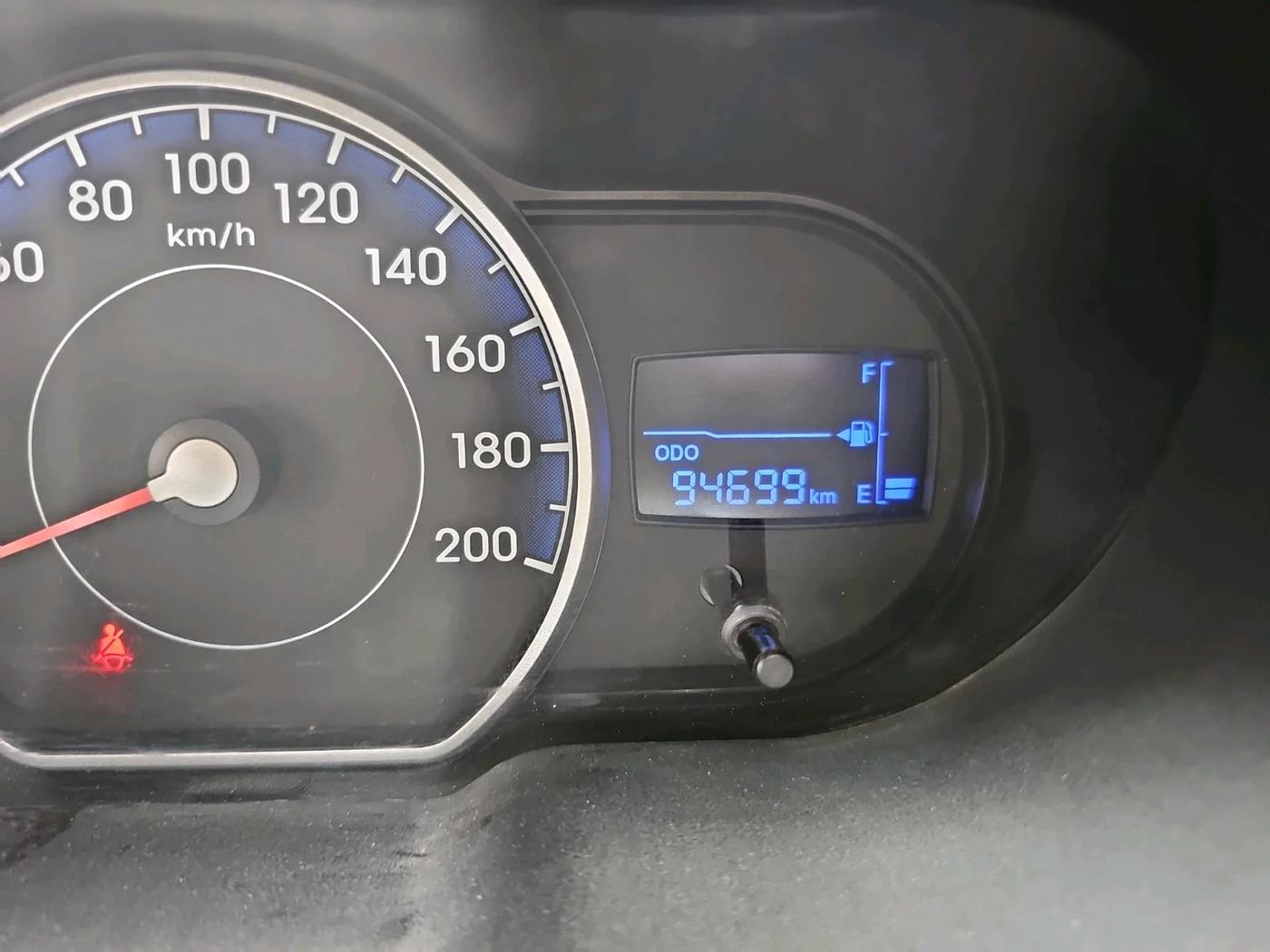 2013 Hyundai i10 SPORTZ 1.2, Petrol, Manual, 95,199 km, interior