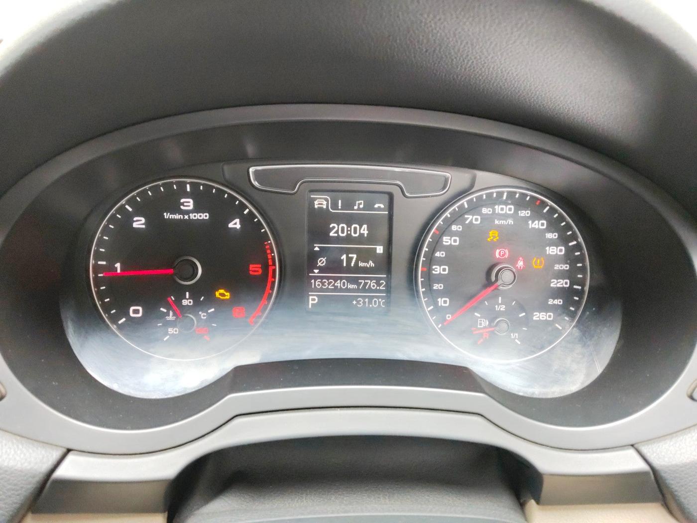2016 Audi Q3 35 TDI Quattro, Diesel, Automatic, 1,64,000 km, interior