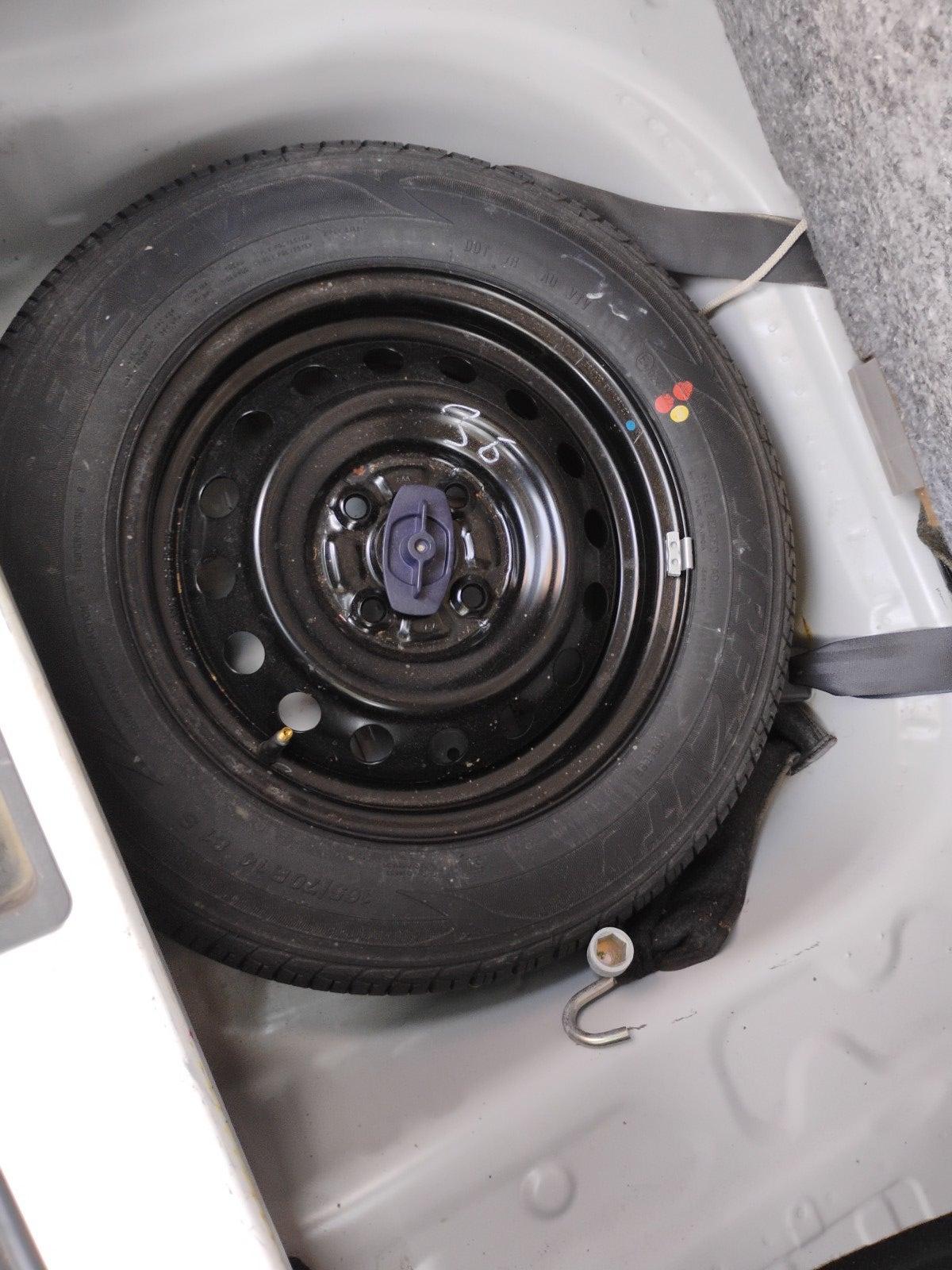 2021 Maruti New Wagon-R VXI 1.0, Petrol, Manual, 47,640 km, tyre