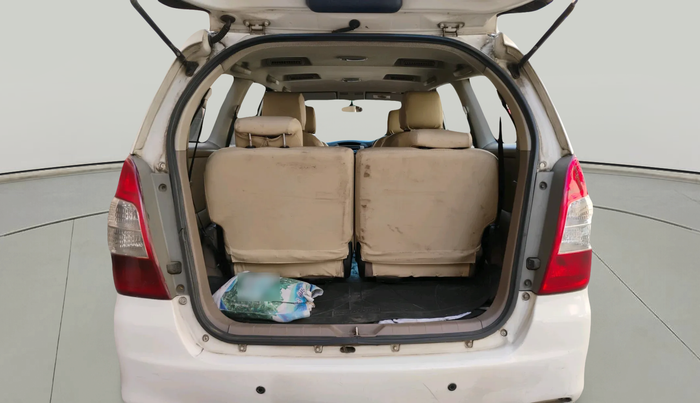 2015 Toyota Innova 2.5 GX 7 STR, Diesel, Manual, 1,99,630 km, exterior