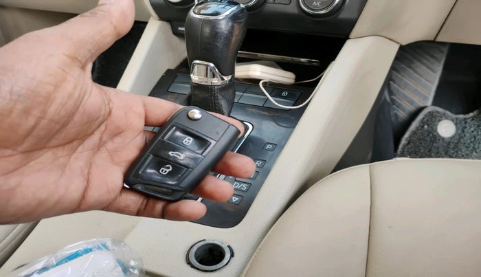 2017 Skoda Octavia 2.0 TDI CR STYLE PLUS AT, Diesel, Automatic, 90,419 km, interior