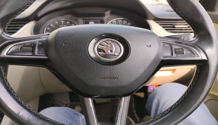 2017 Skoda Octavia 2.0 TDI CR STYLE PLUS AT, Diesel, Automatic, 90,419 km, interior