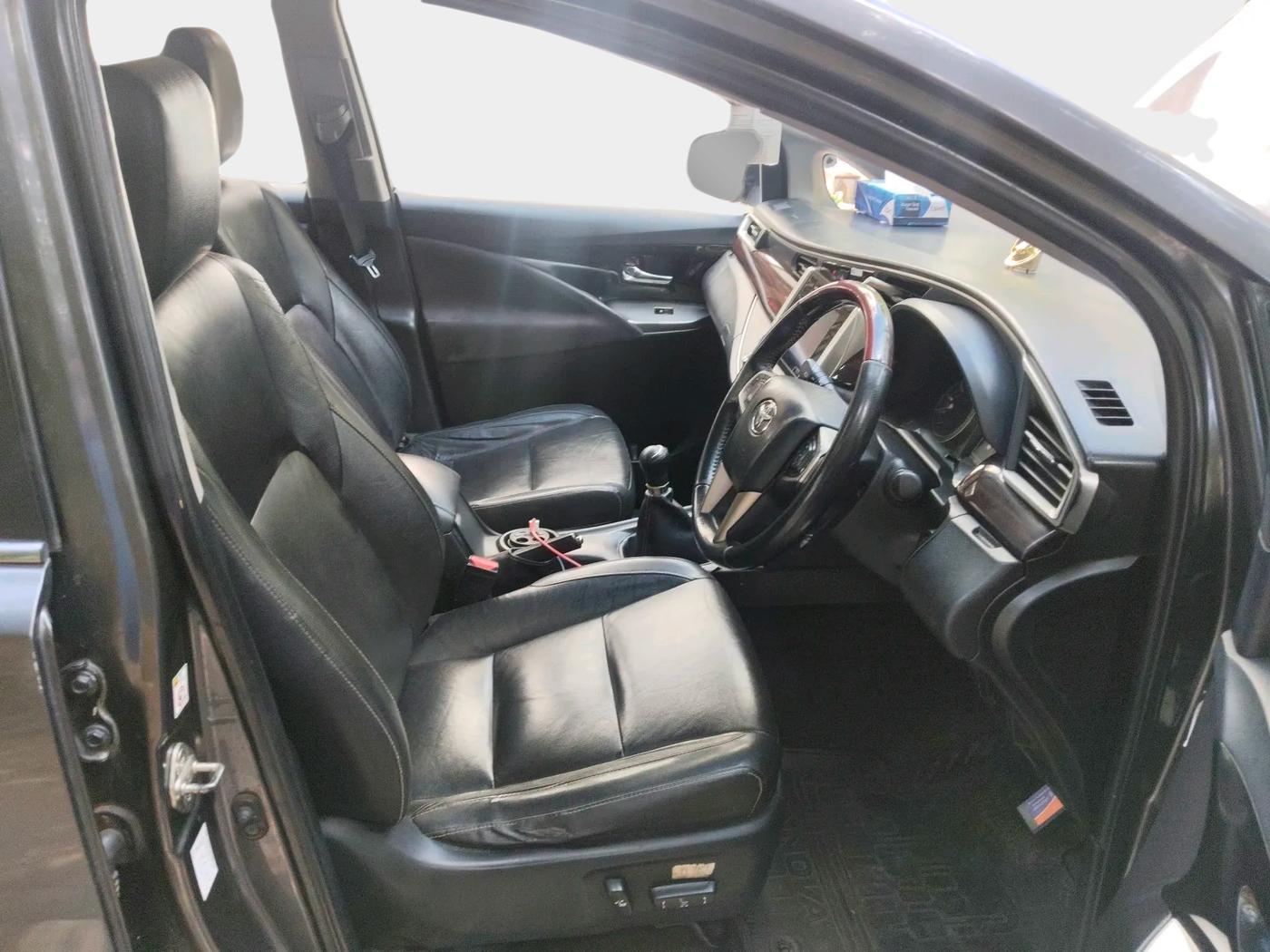 2018 Toyota Innova Crysta 2.4 ZX 7 STR, Diesel, Manual, 1,61,400 km, interior