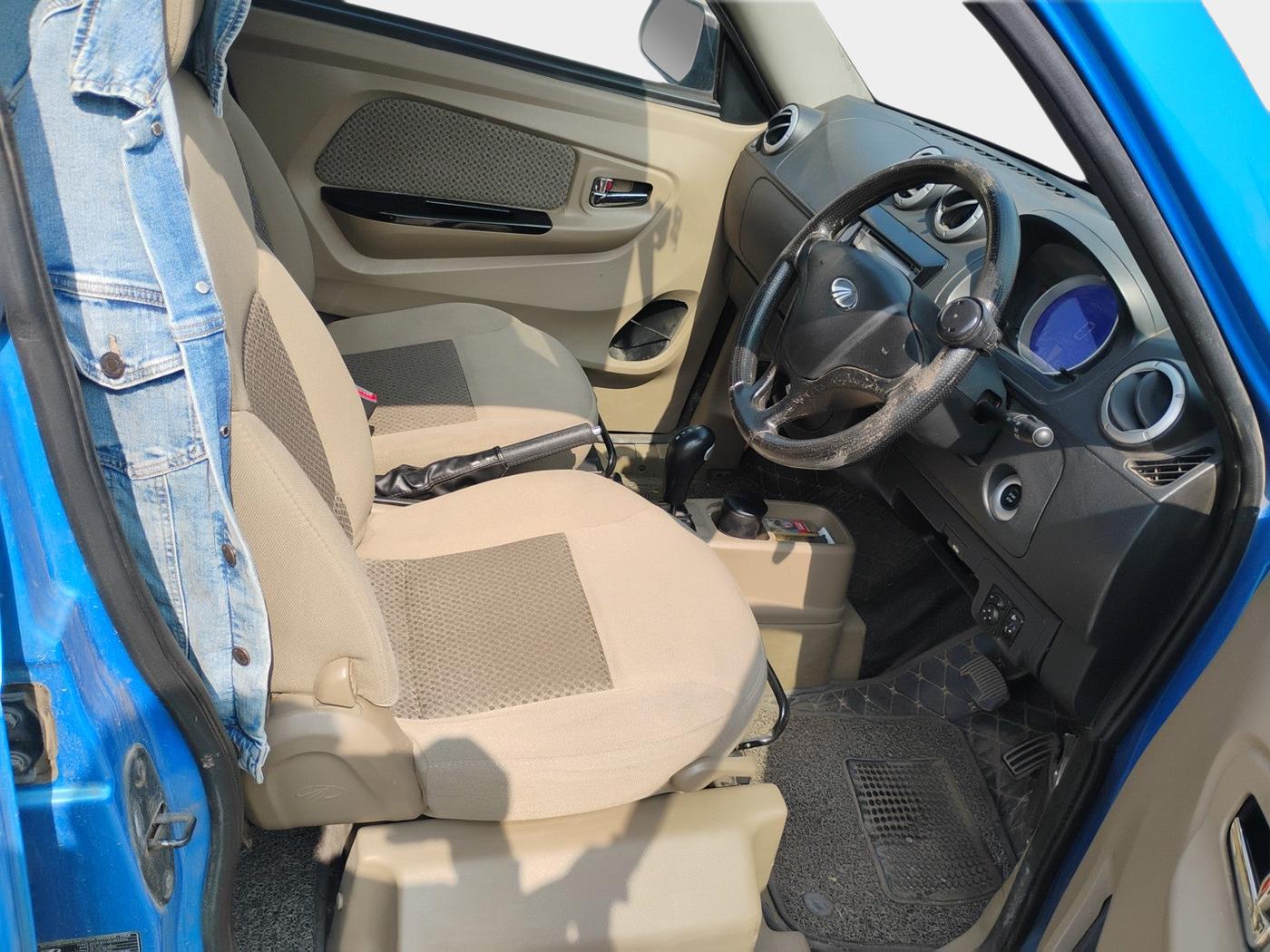 2017 Mahindra E20 Plus P4, Electric, Automatic, 24,439 km, interior