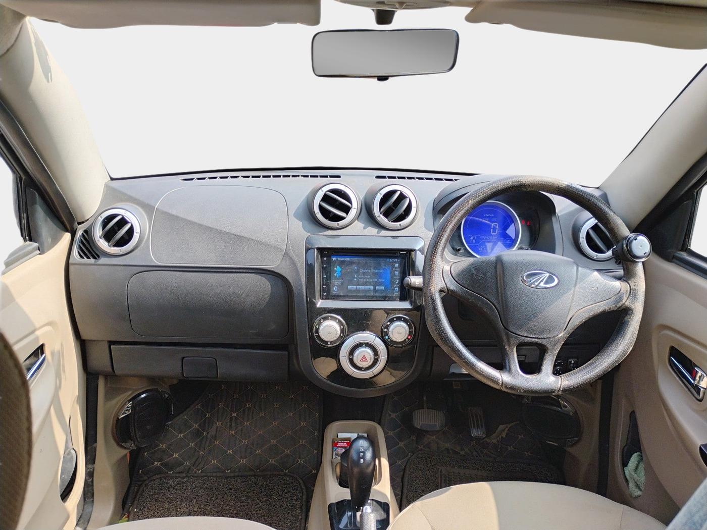 2017 Mahindra E20 Plus P4, Electric, Automatic, 24,439 km, interior