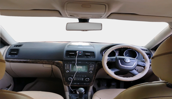 2010 Skoda Yeti ELEGANCE 2.0 TDI CR 4X4, Diesel, Manual, 1,58,909 km, interior