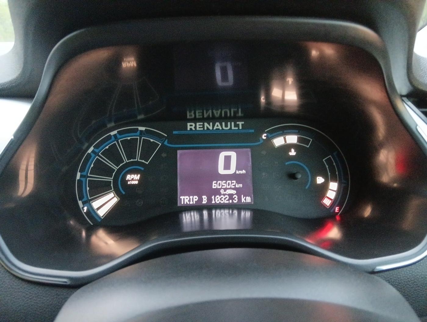 2022 Renault TRIBER RXZ, Petrol, Manual, 6,30,000 km, interior
