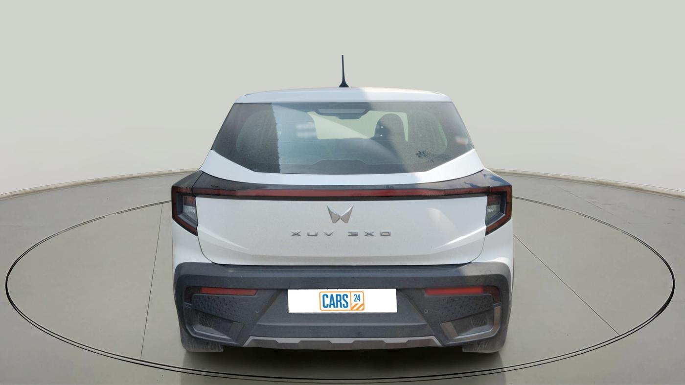 2024 Mahindra XUV 3XO MX3 Pro 1.2 L TCMPFi, Petrol, Manual, 38,500 km, exterior