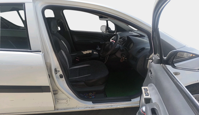 2011 Maruti Ritz LXI, Petrol, Manual, 1,72,008 km, interior