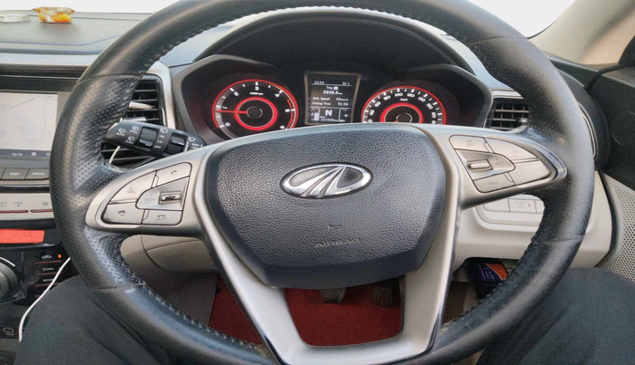 2020 Mahindra XUV300 W8 (O) 1.5 DIESEL, Diesel, Manual, 1,51,906 km, interior
