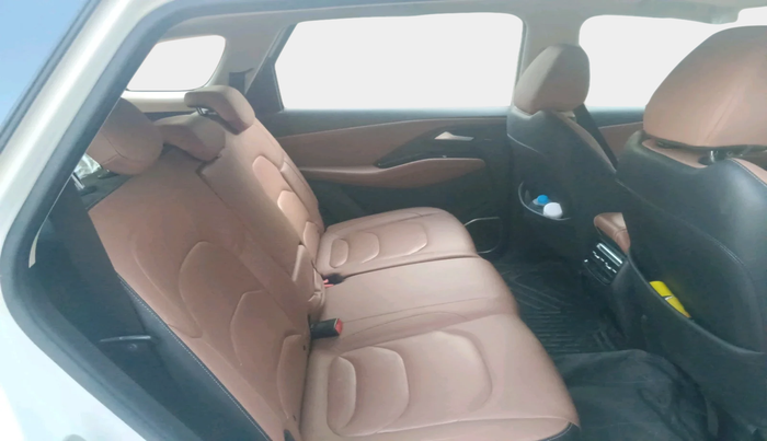 2023 MG HECTOR PLUS SHARP PRO 2.0 TURBO DIESEL 7 STR, Diesel, Manual, 84,659 km, interior