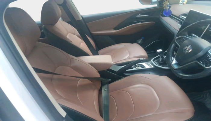 2023 MG HECTOR PLUS SHARP PRO 2.0 TURBO DIESEL 7 STR, Diesel, Manual, 84,659 km, interior