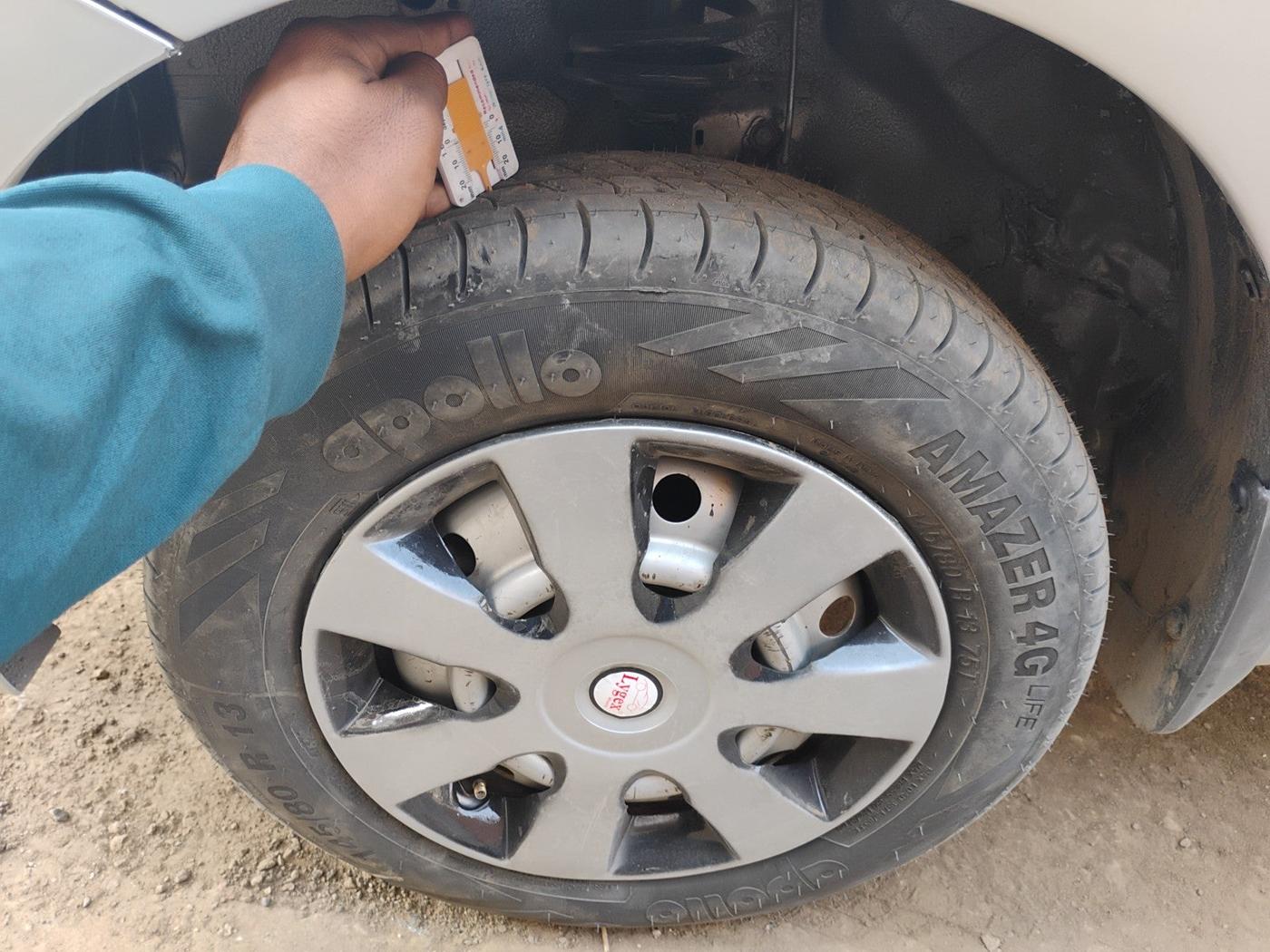 2010 Maruti Wagon R 1.0 LXI, Petrol, Manual, 1,46,416 km, tyre