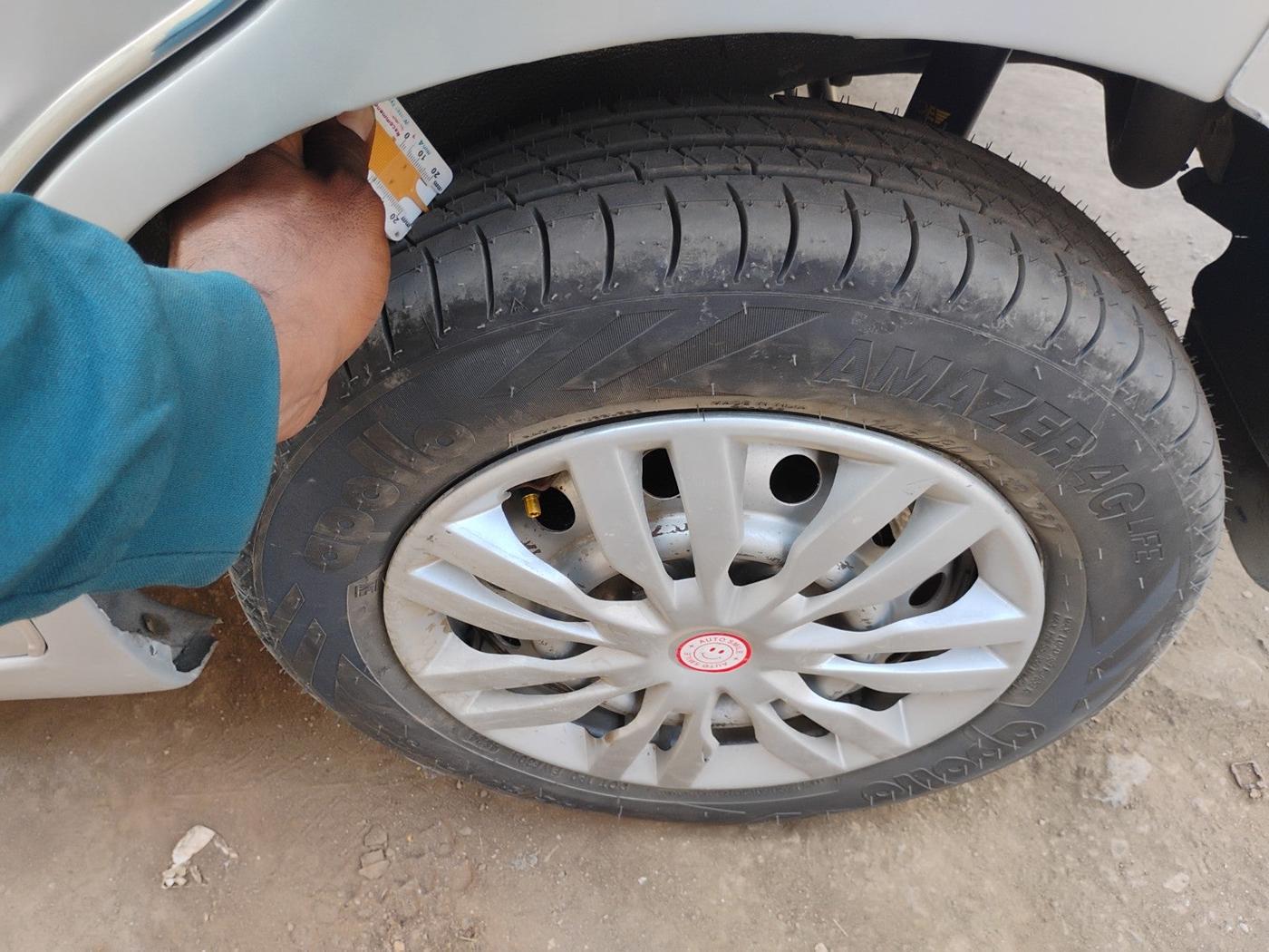 2010 Maruti Wagon R 1.0 LXI, Petrol, Manual, 1,46,416 km, tyre
