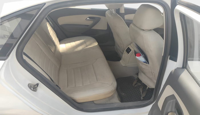 2015 Volkswagen Vento HIGHLINE 1.5 AT, Diesel, Automatic, 1,55,896 km, interior