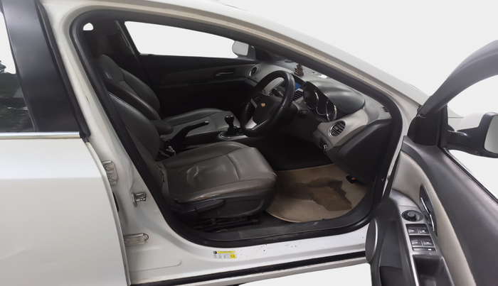 2010 Chevrolet Cruze LTZ, Diesel, Manual, 1,94,877 km, interior